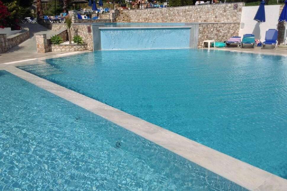 Een foto van het zwembad bij Sirene Beach Hotel