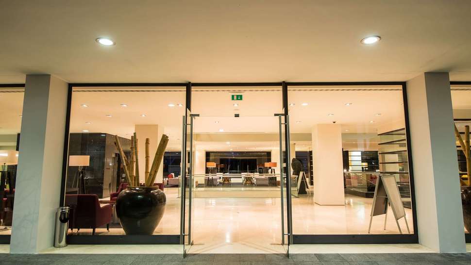 Een foto van het interieur van Azoris Royal Garden Hotel