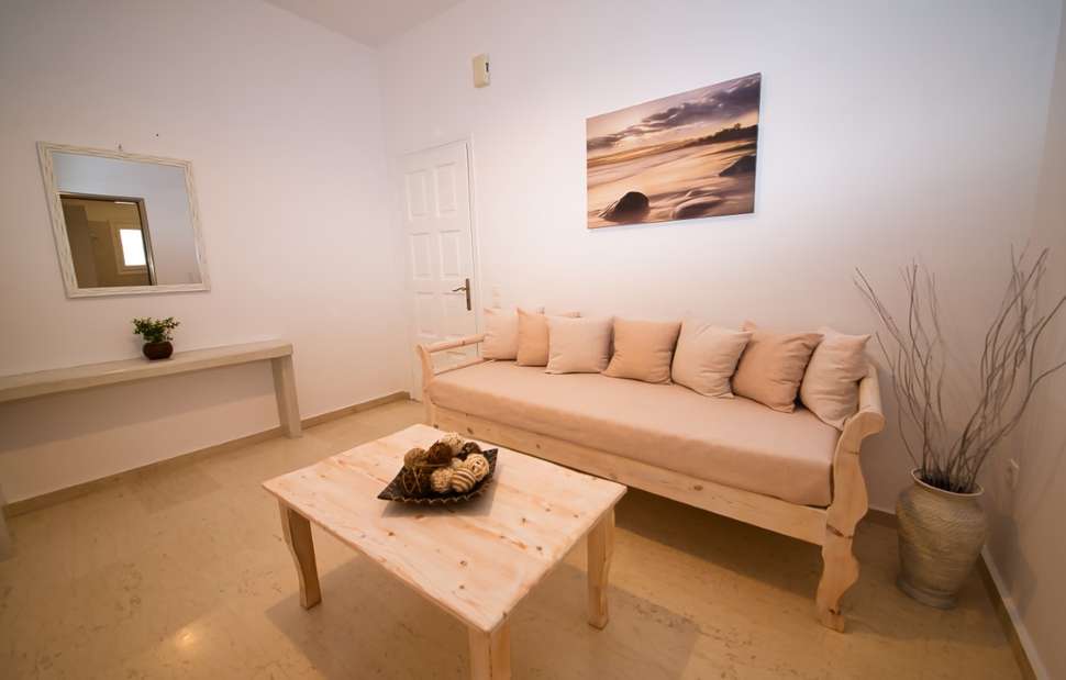 Een foto van het interieur van Villa Angira