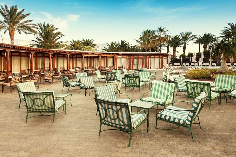 Een foto van het terras bij Relaxia Olivina Lanzarote