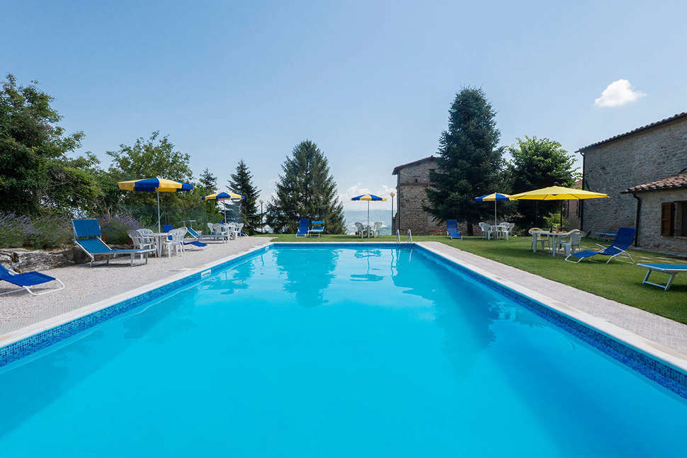 Een foto van het zwembad bij Agrituristica Monte Acuto