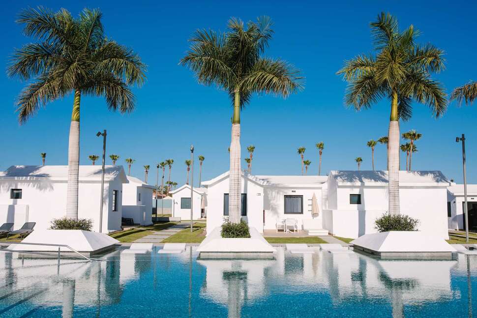 Een foto van het zwembad bij Club Maspalomas Suites & Spa