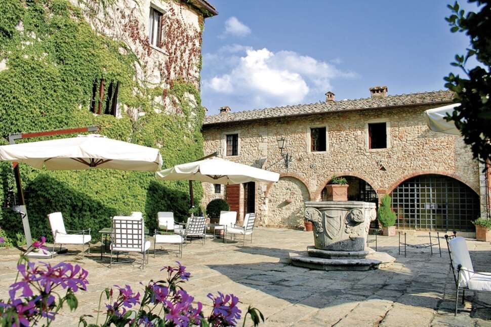Ein Foto von der Terrasse im Borgo San Luigi