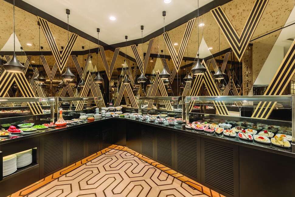 Een foto van Ramada by Wyndham Istanbul Golden Horn