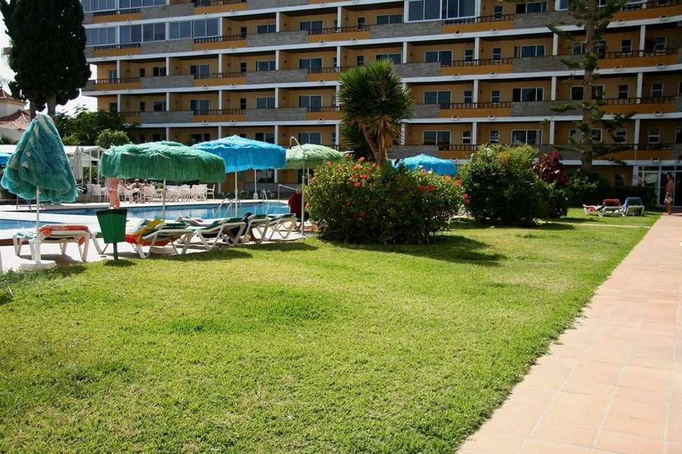 Een foto van het terras bij Appartementen Los Tilos