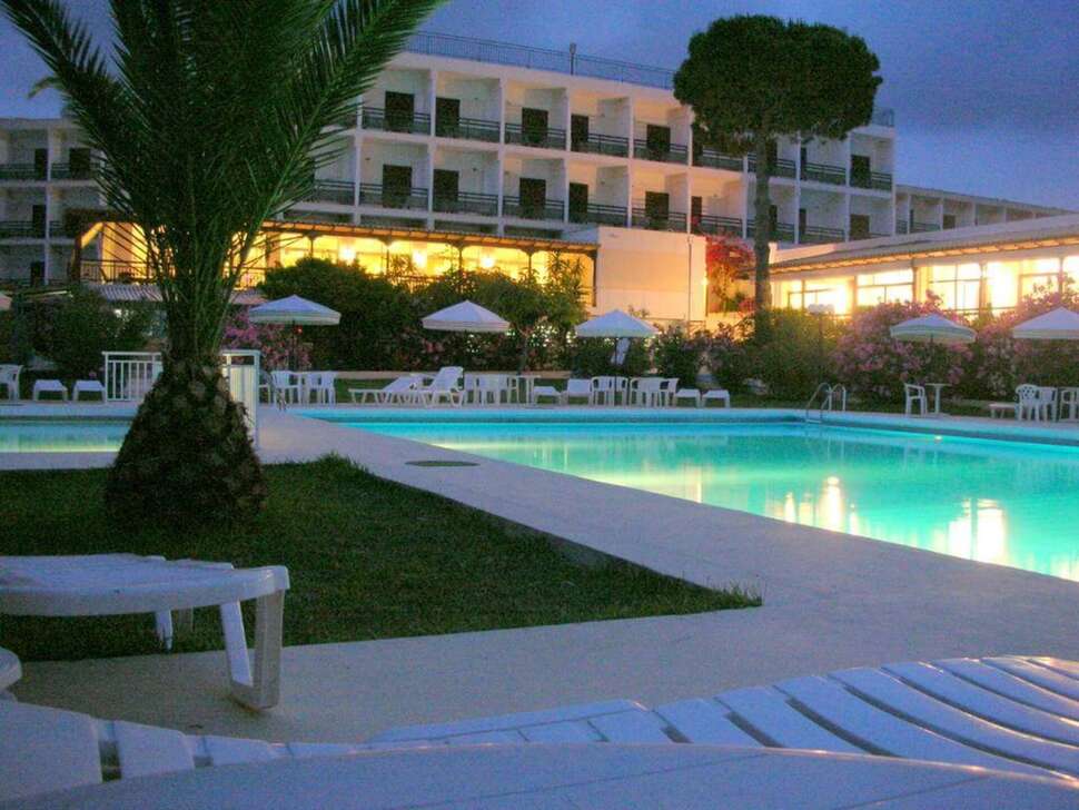 Ein Foto vom Pool im Irinna Hotel