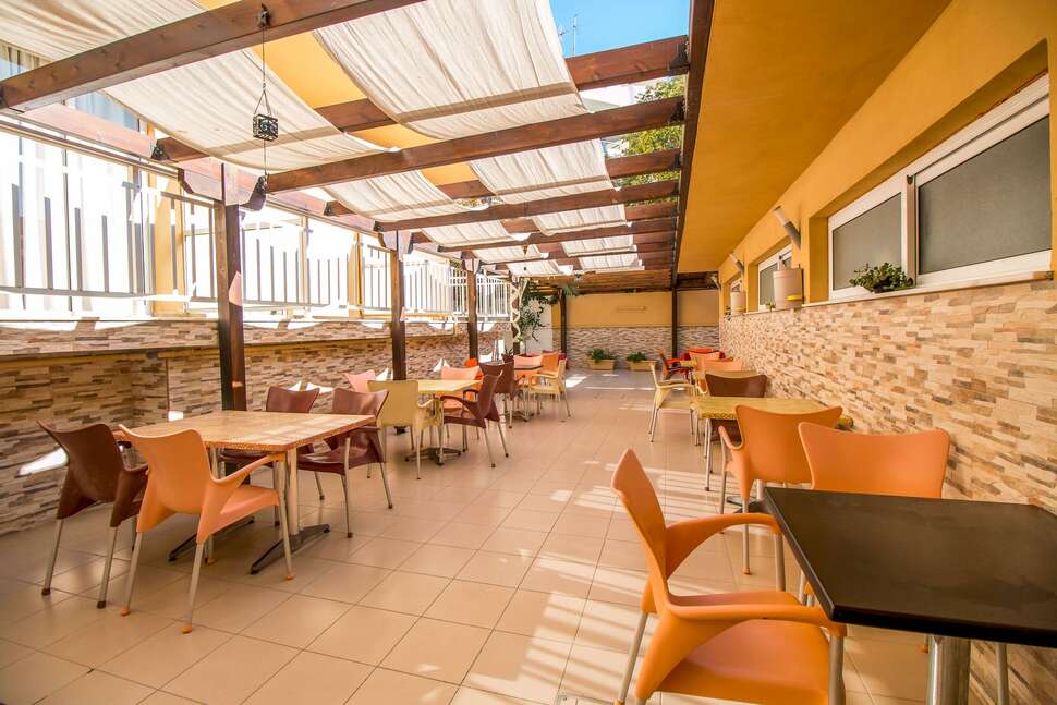 Ein Foto von der Terrasse im Filmar Hotel