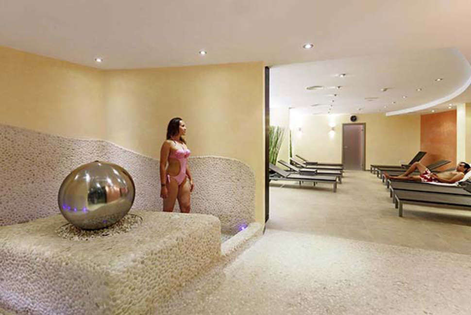 Een foto van de faciliteiten bij Allsun Hotel Orient Beach