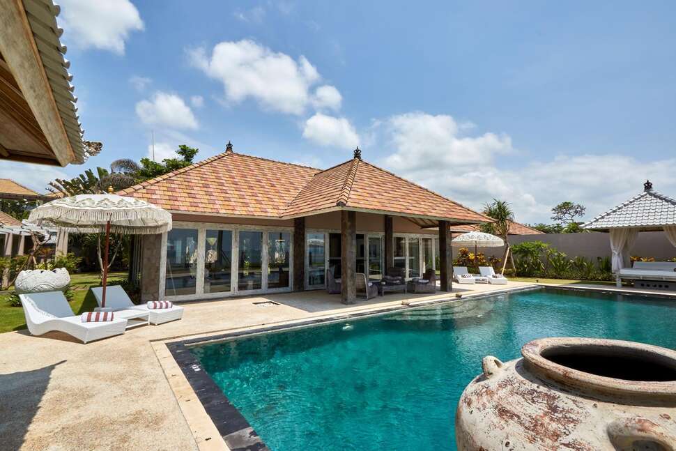 Een foto van The Royal Purnama