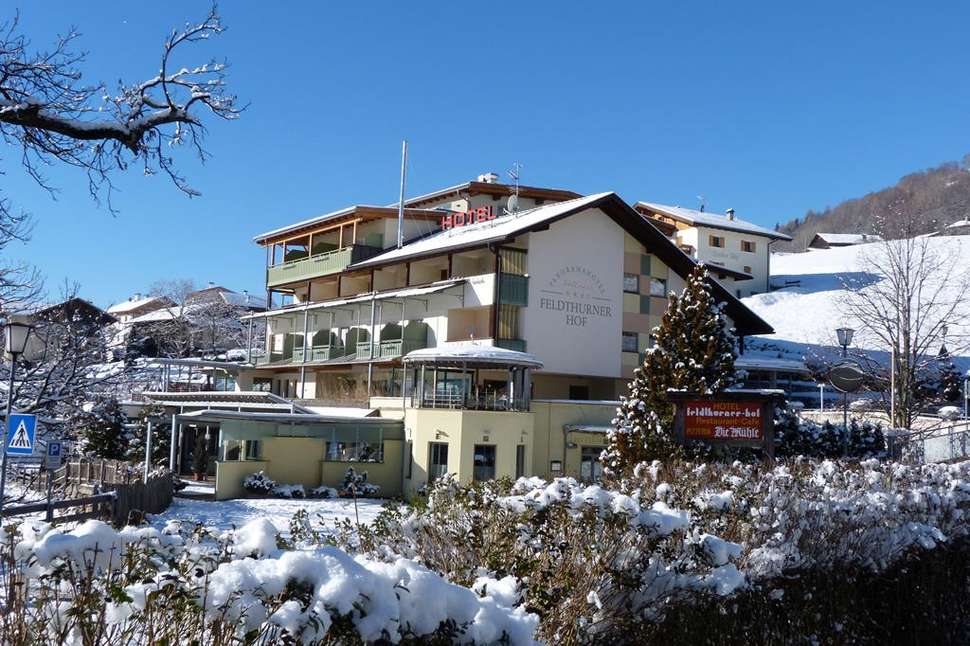 Een foto van de buitenkant van Hotel Feldthurnerhof