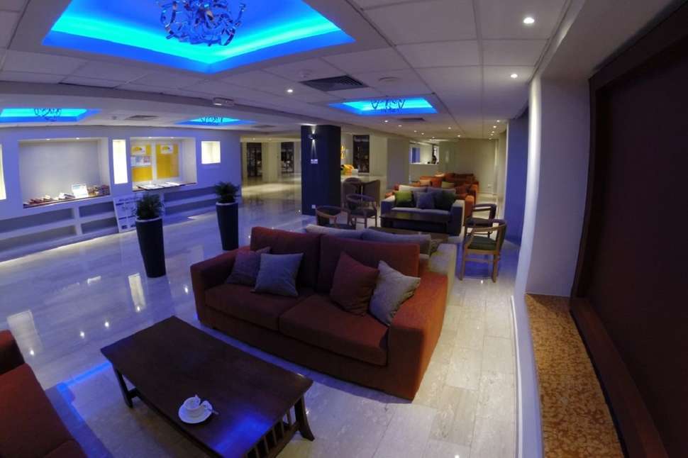 Een foto van het interieur van Mayfair Gardens Appartementen