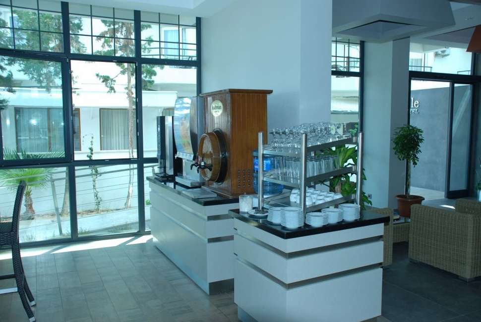 Een foto van de faciliteiten bij Begonville Beach Hotel