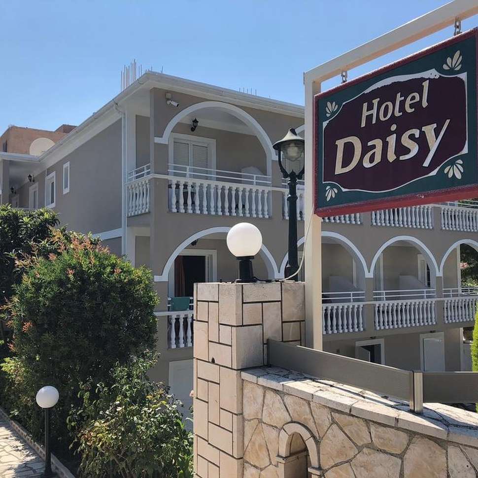 Een foto van de buitenkant van Daisy Hotel Tsilivi