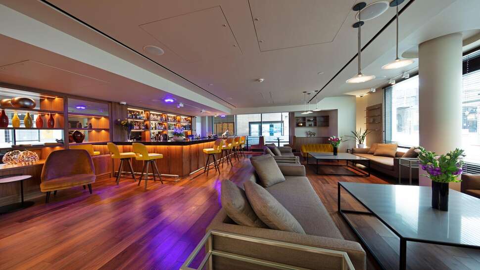 Ein Foto Tower Suites by Blue Orchid Hotels