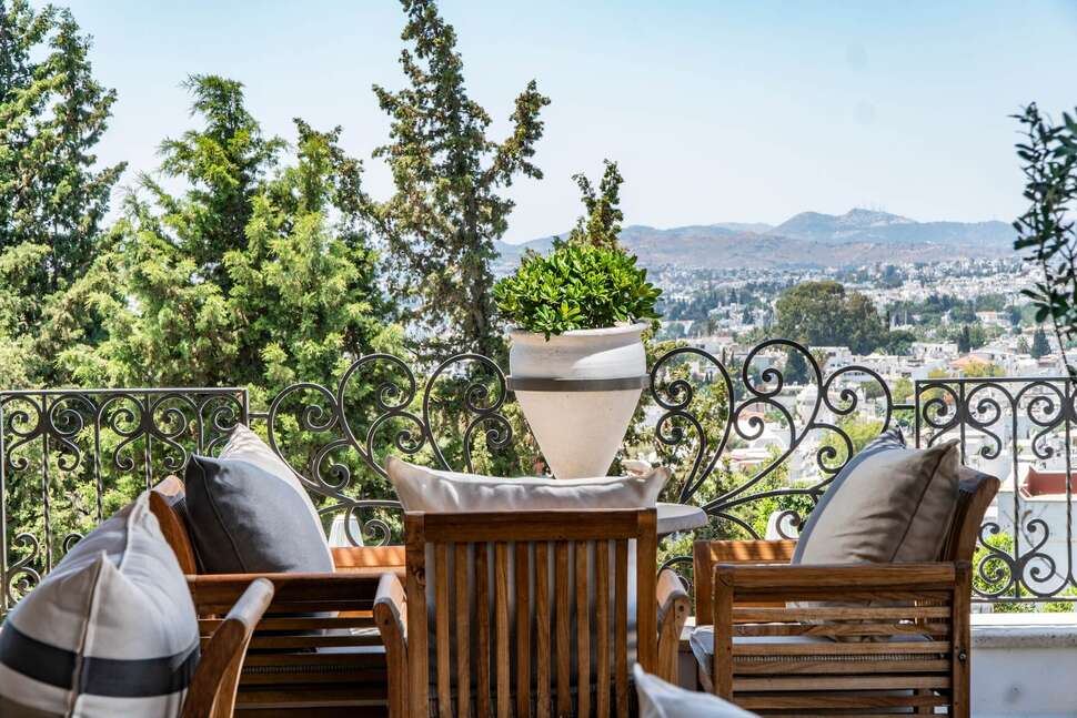 Een foto van het terras bij Manzara Boutique Hotel
