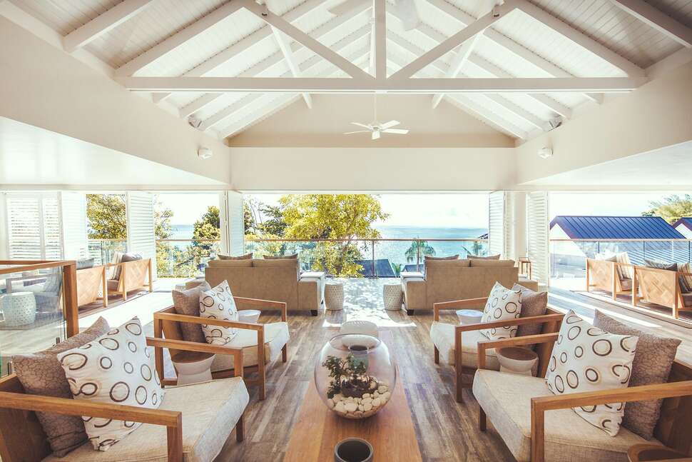 Een foto van het interieur van Carana Beach Hotel