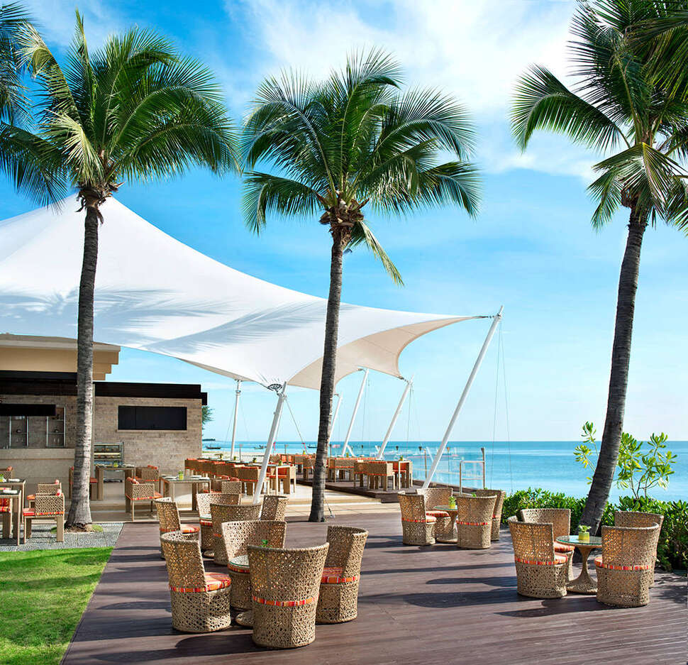Een foto van het terras bij InterContinental Hua Hin Resort