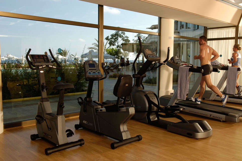 Een foto van de faciliteiten bij Constantinou Bros Athena Royal Beach Hotel