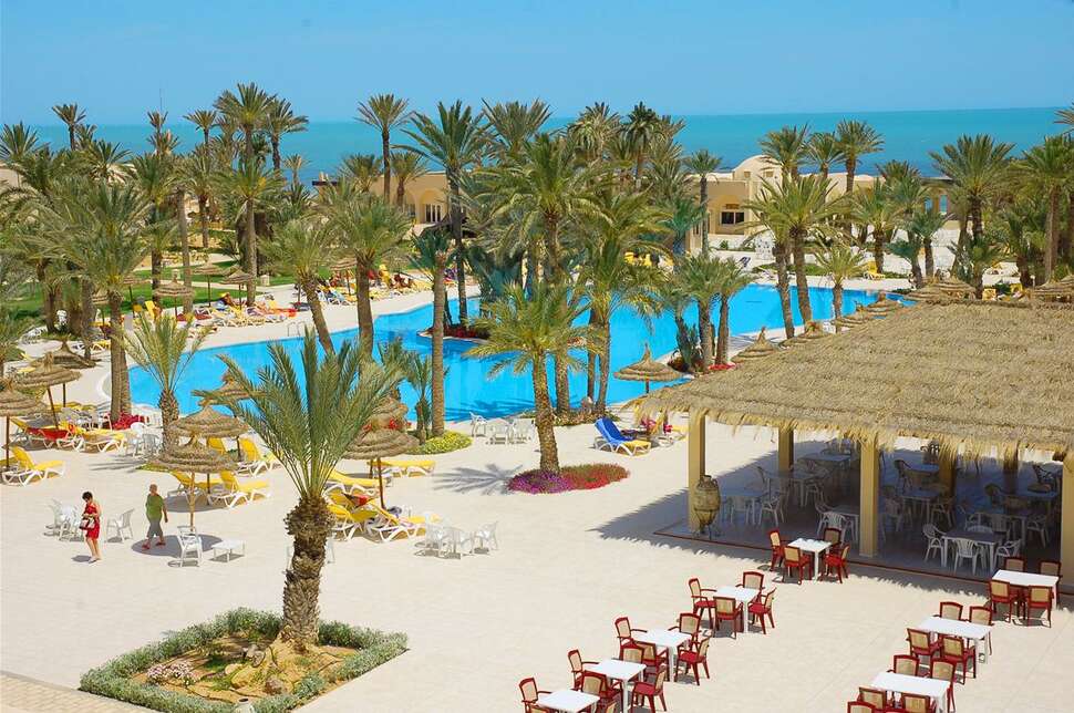 Een foto van het zwembad bij Zita Beach Resort