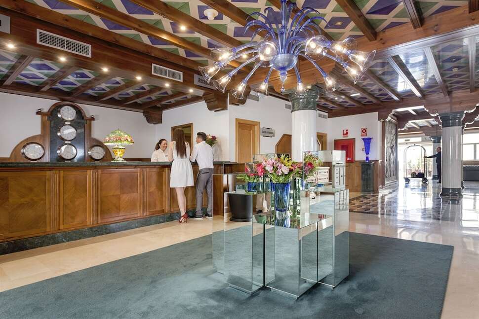Een foto van het interieur van Hotel Fenix Torremolinos
