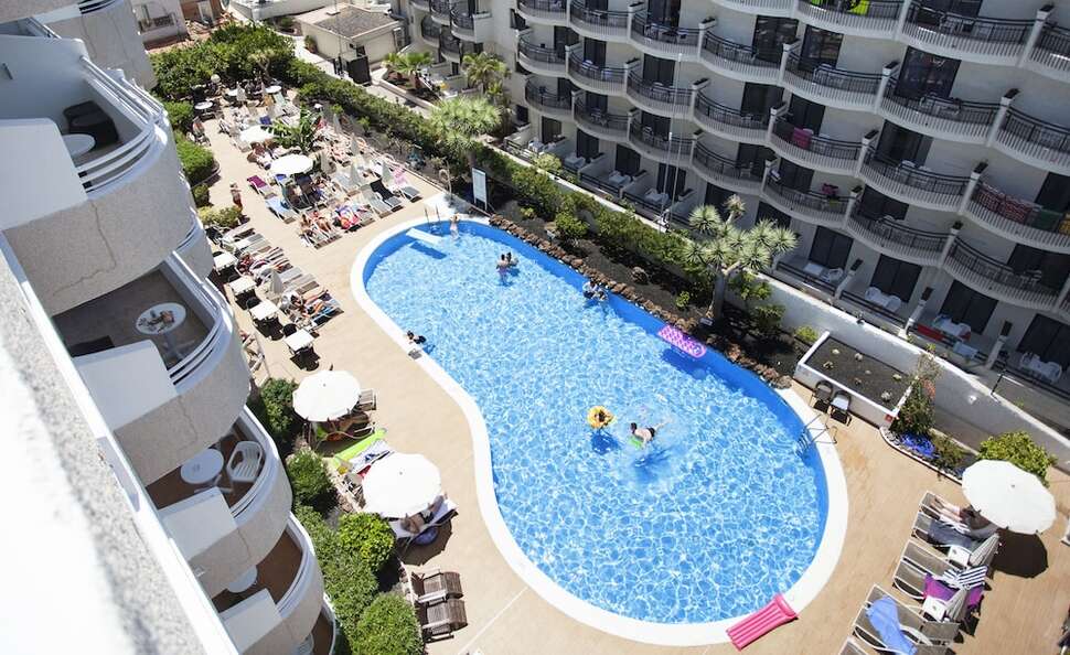 Een foto van het zwembad bij Appartementen Coral California