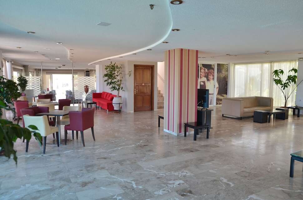Ein Foto vom Innenbereich im Costa Angela Seaside Resort