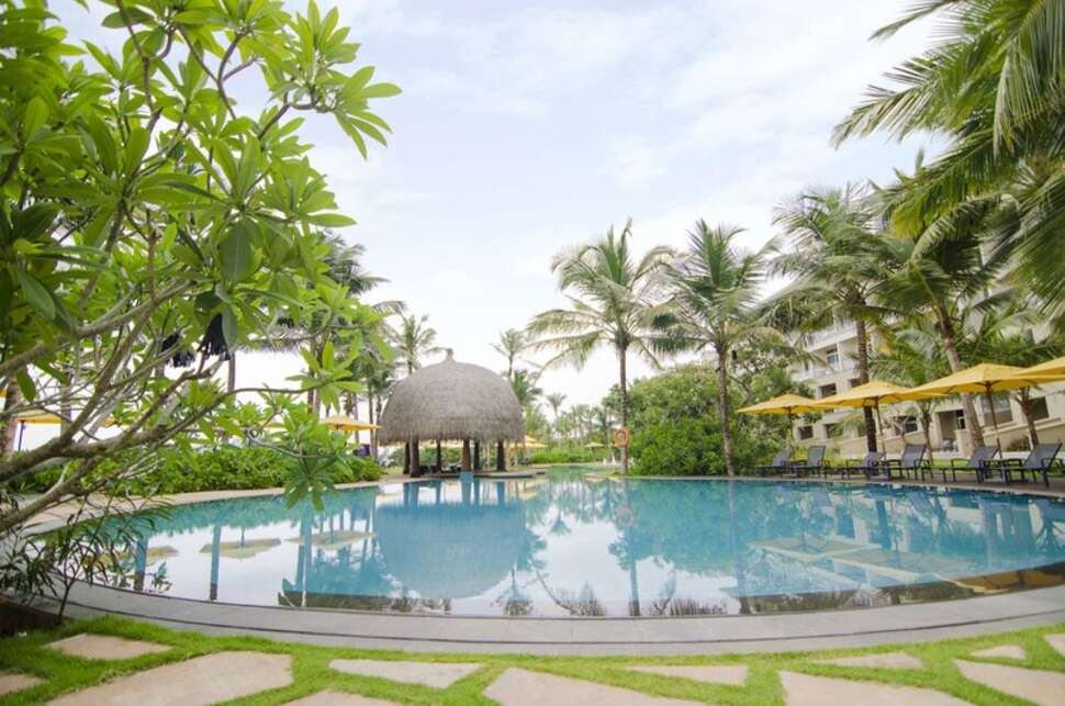 Een foto van het zwembad bij Heritance Negombo