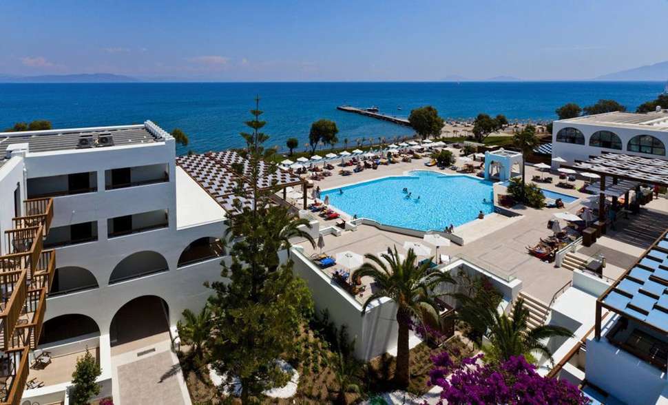 Een foto van het zwembad bij TUI Blue Oceanis Beach