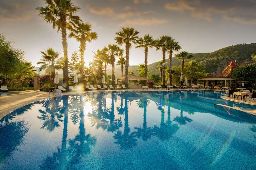 Een foto van het zwembad bij Dalyan Resort Hotel