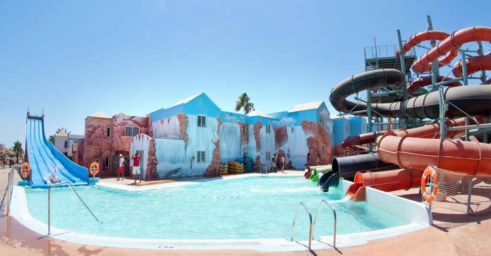 Een foto van het zwembad bij HL Aparthotel Paradise Island