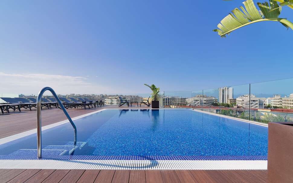 Een foto van het zwembad bij H10 Vintage Salou