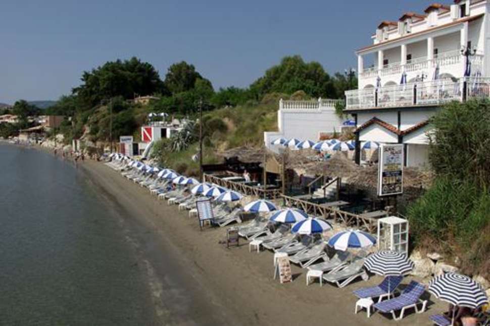 Ein Foto vom Strand beim Denise Beach