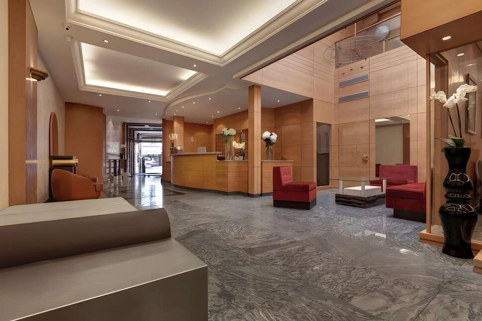 Een foto van het interieur van The Bastille Patio
