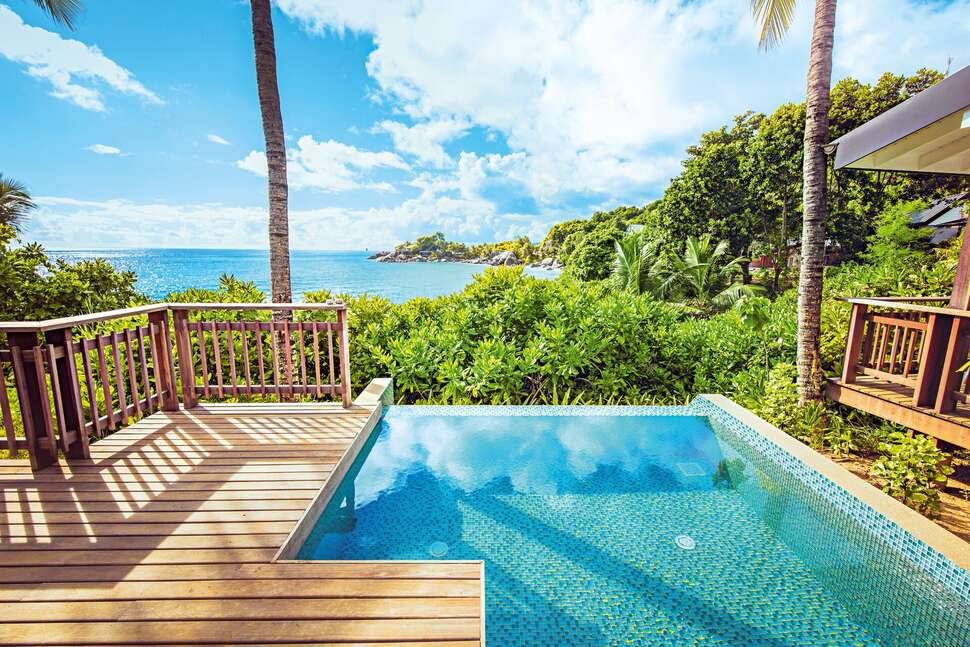 Een foto van het zwembad bij Carana Beach Hotel