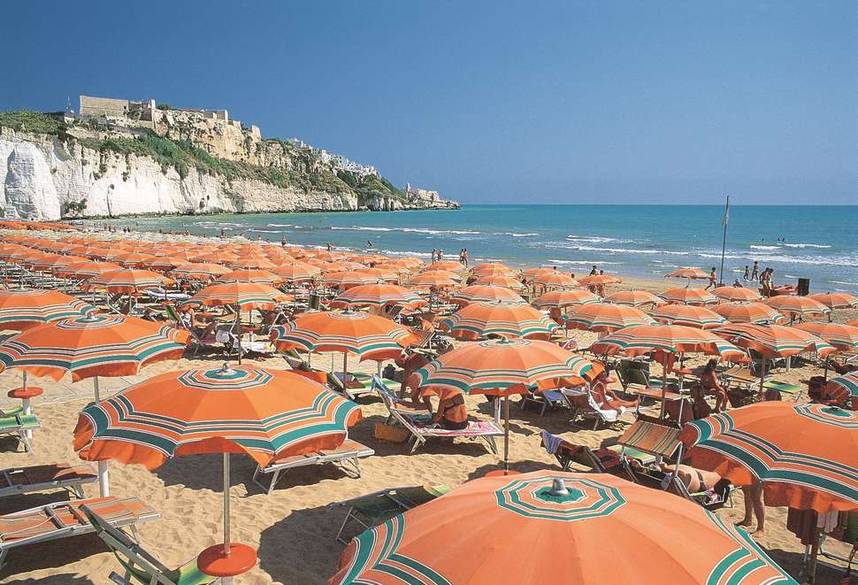 Een foto van het strand bij Hotel Degli Aranci Vieste