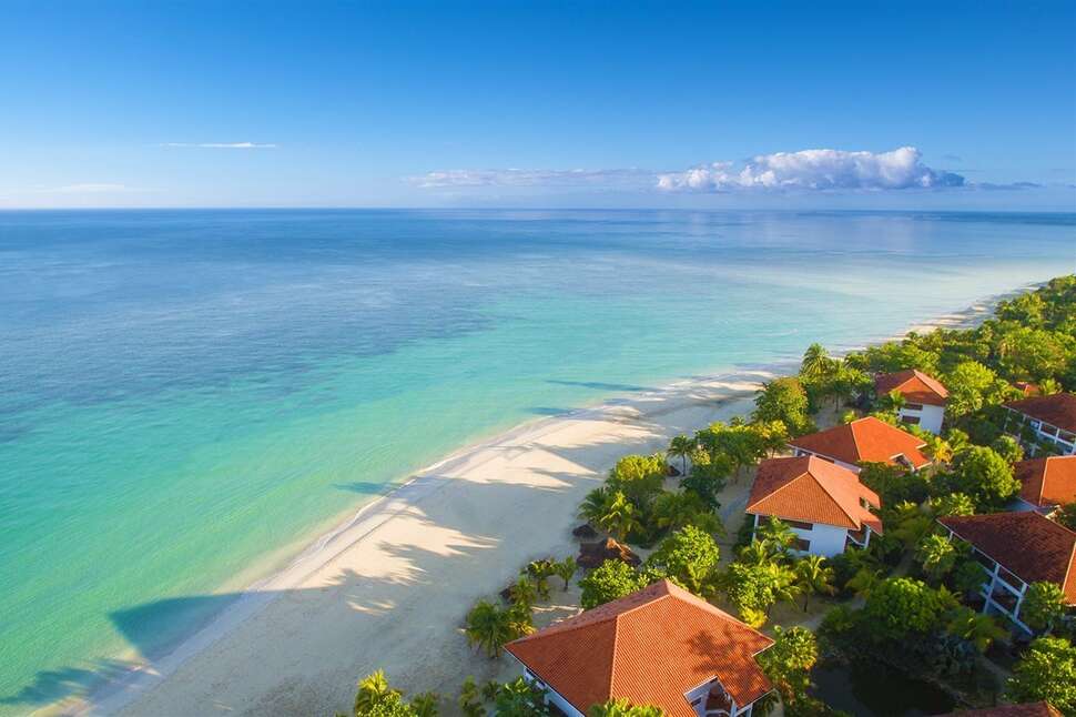 Een foto van het strand bij Hotel Couples Swept Away