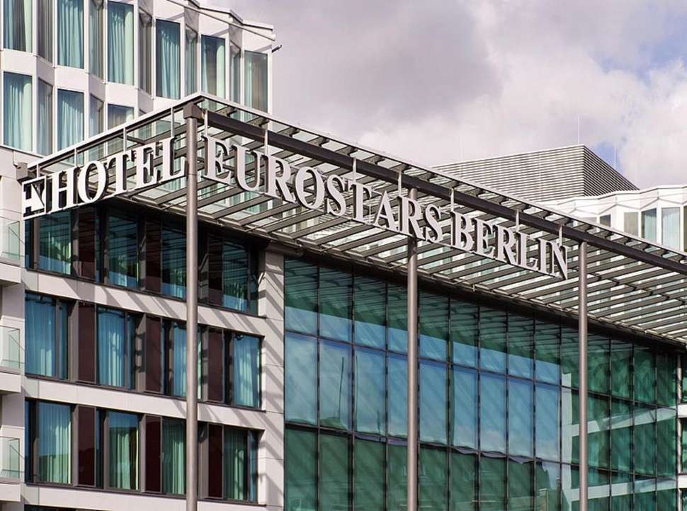 Een foto van de buitenkant van Eurostars Berlin