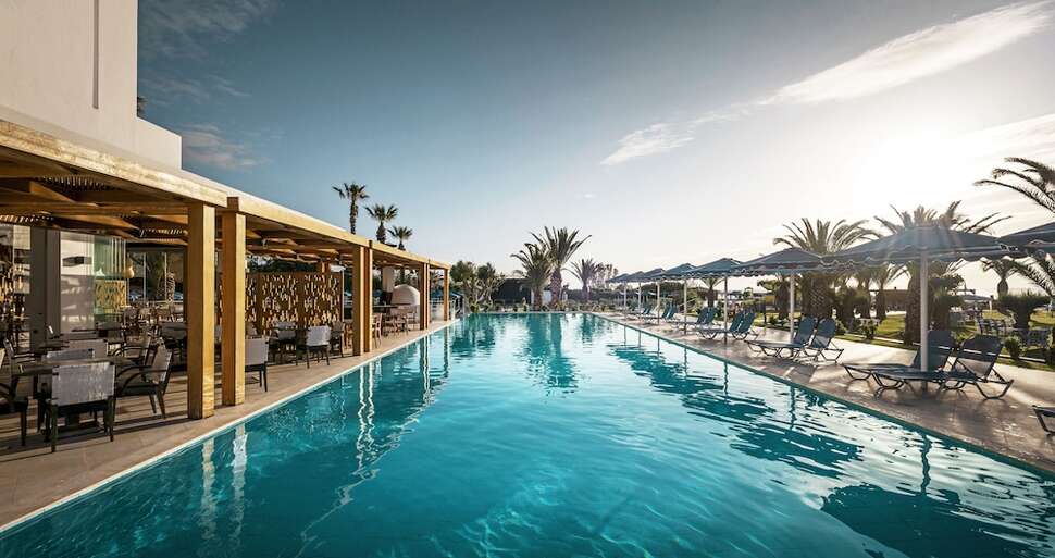 Ein Foto von einer Übersicht des Mitsis Faliraki Beach Hotel & Spa