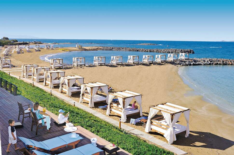 Een foto van het strand bij Knossos Beach Bungalows & Suites