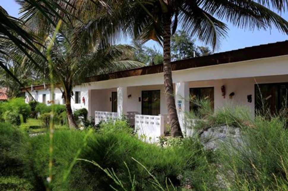 Een foto van de buitenkant van Holiday Beach Club Hotel