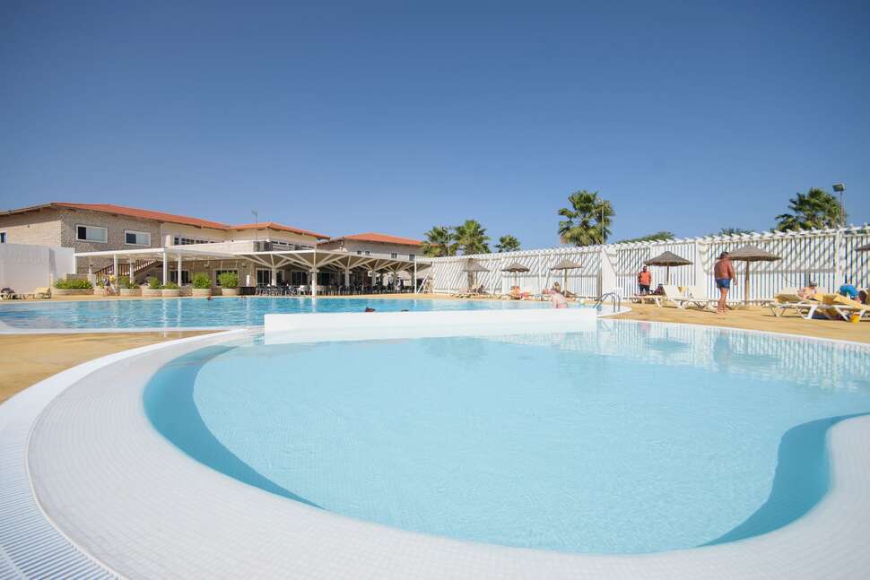 Een foto van het zwembad bij Oasis Belorizonte Hotel