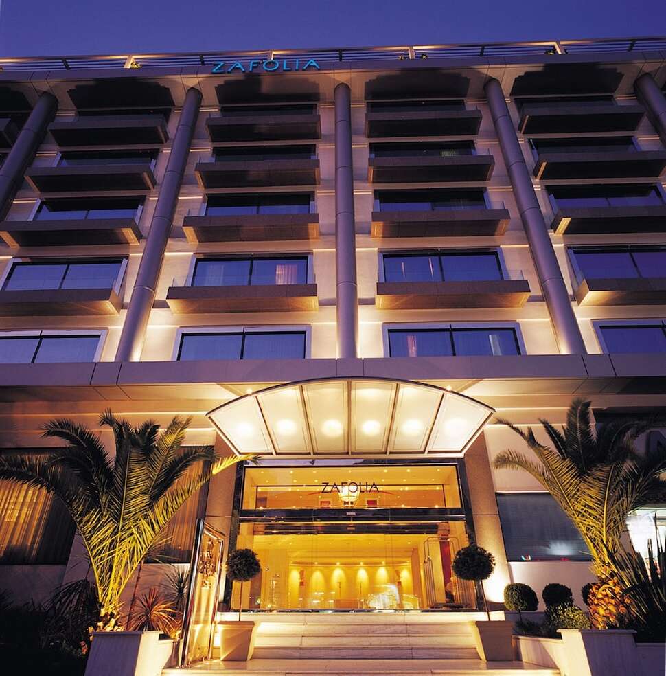 Een foto van de buitenkant van Athens Zafolia Hotel