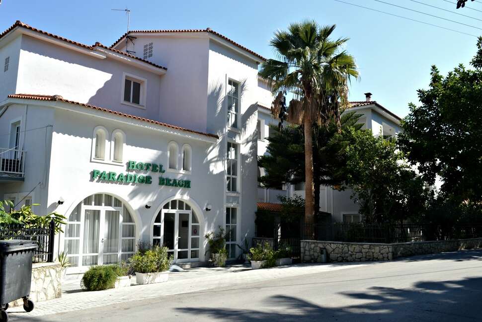 Een foto van de buitenkant van Paradise Beach Hotel Argassi