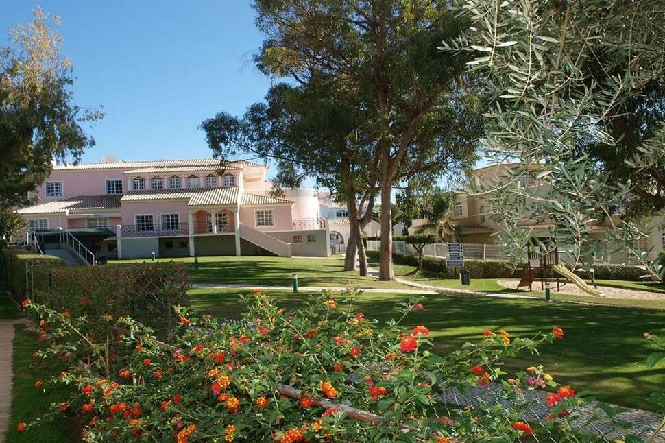 Een foto van de buitenkant van Clube VilaRosa