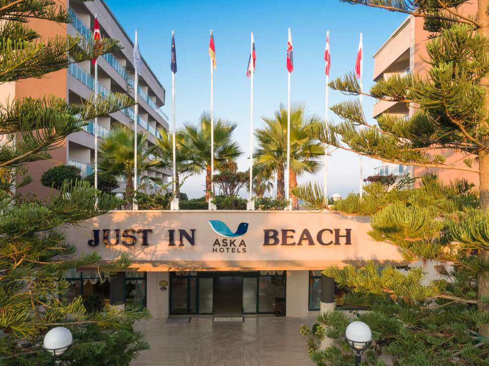 Een foto van de buitenkant van Aska Just In Beach