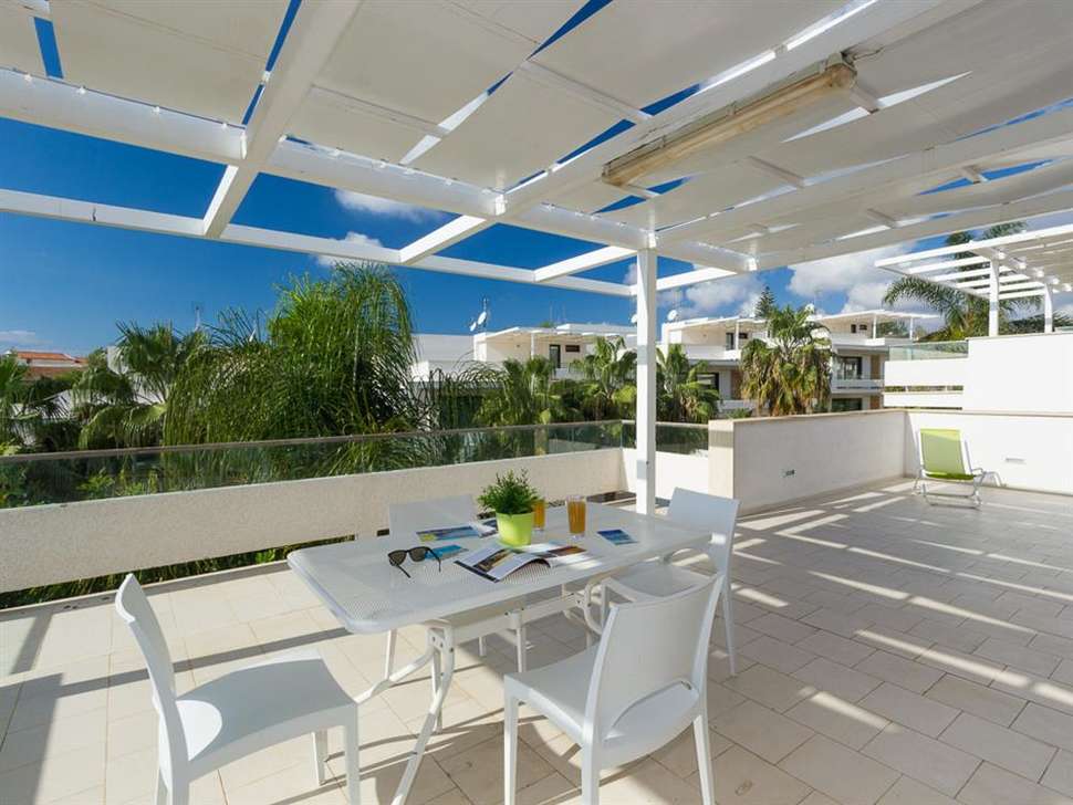 Een foto van het terras bij Kamena Residence