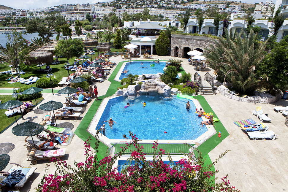 Een foto van het zwembad bij Royal Asarlik Beach Hotel & Spa