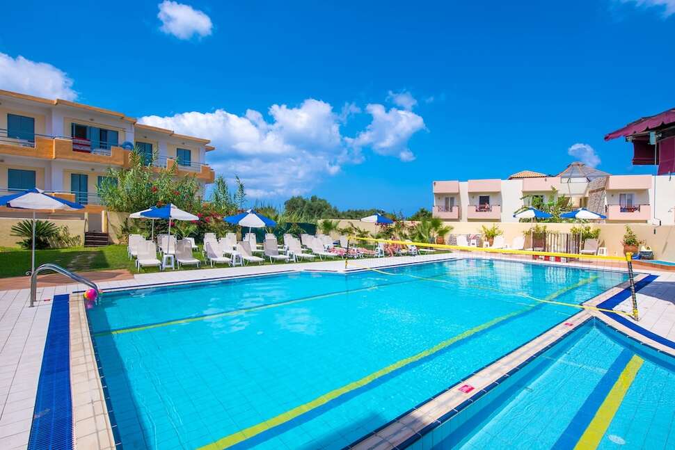 Een foto van het zwembad bij Irida Appartementen Malia