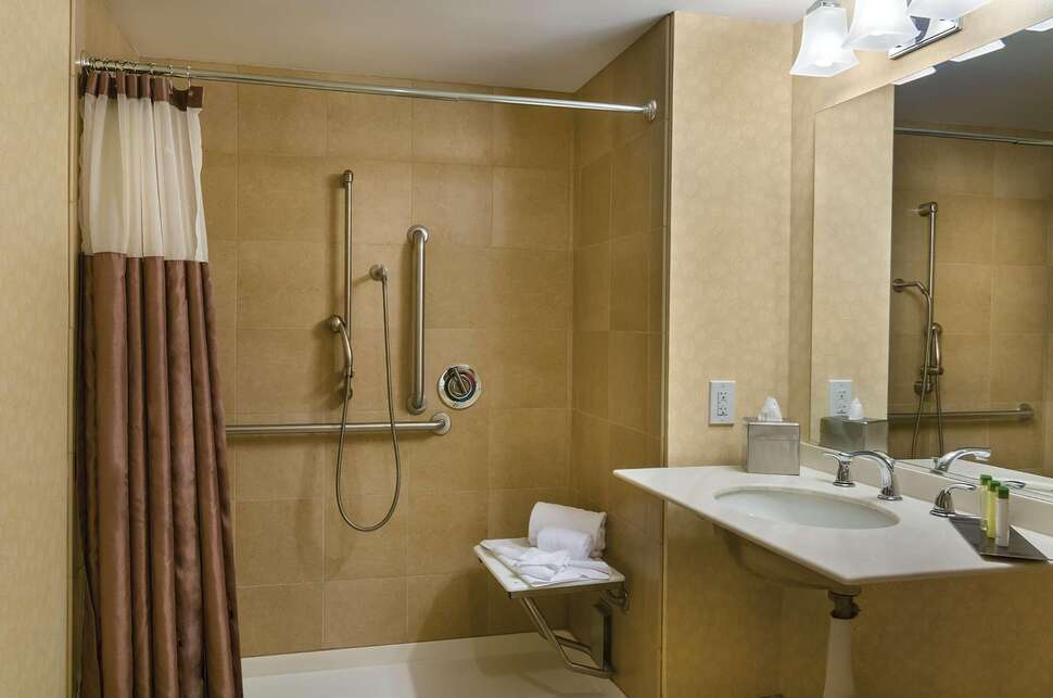 Ein Foto DoubleTree by Hilton Los Angeles Downtown