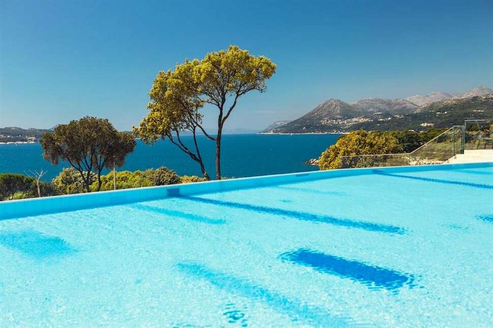 Een foto van het zwembad bij Valamar Argosy Hotel